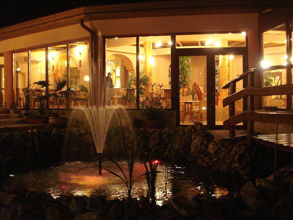 Platan Garden Rooms & Restaurant Hajdúszoboszló Exterior foto