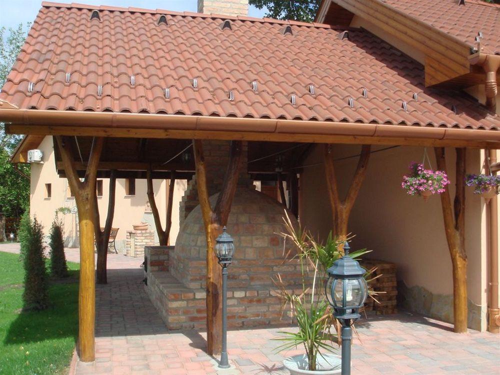 Platan Garden Rooms & Restaurant Hajdúszoboszló Exterior foto