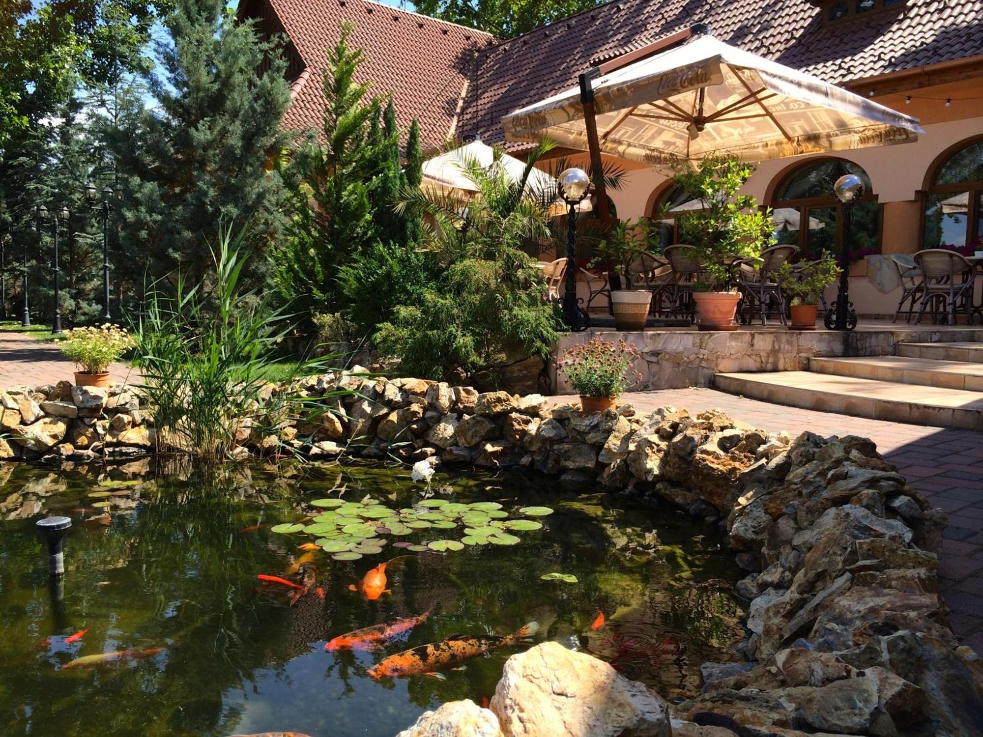 Platan Garden Rooms & Restaurant Hajdúszoboszló Exterior foto