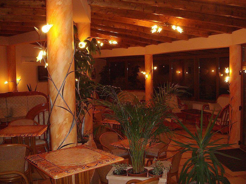 Platan Garden Rooms & Restaurant Hajdúszoboszló Exterior foto