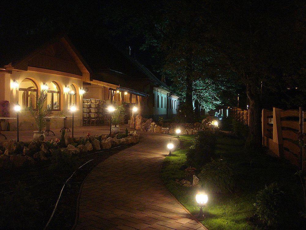 Platan Garden Rooms & Restaurant Hajdúszoboszló Exterior foto
