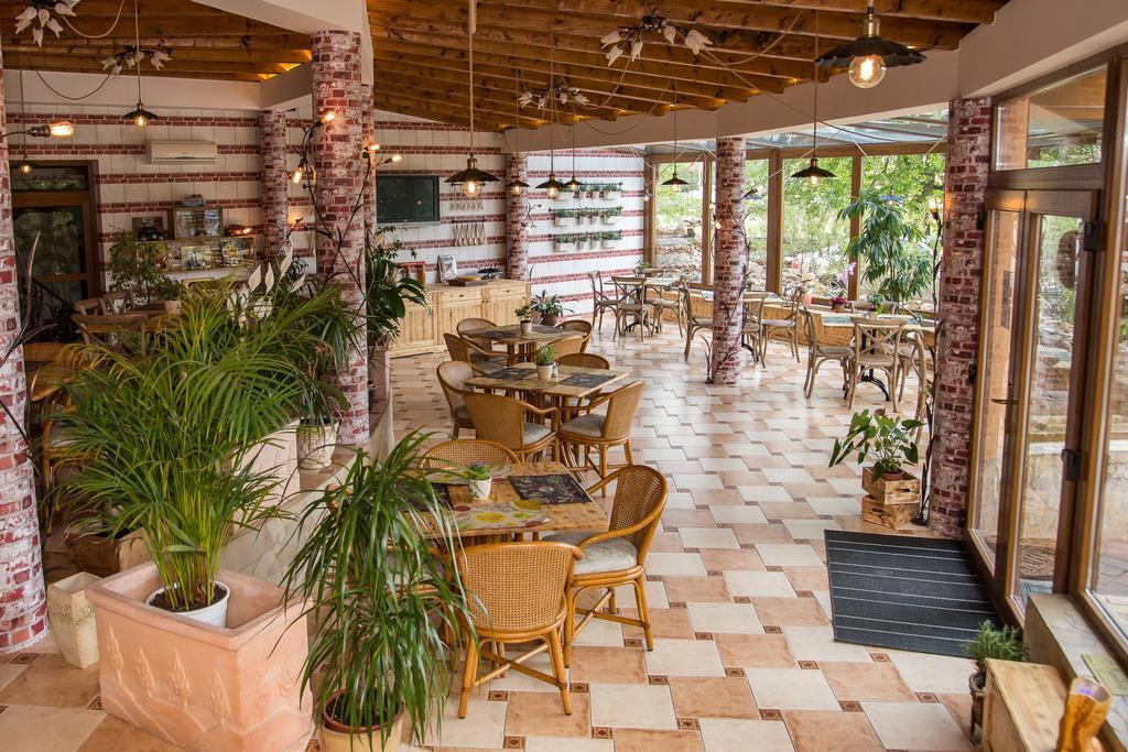 Platan Garden Rooms & Restaurant Hajdúszoboszló Exterior foto