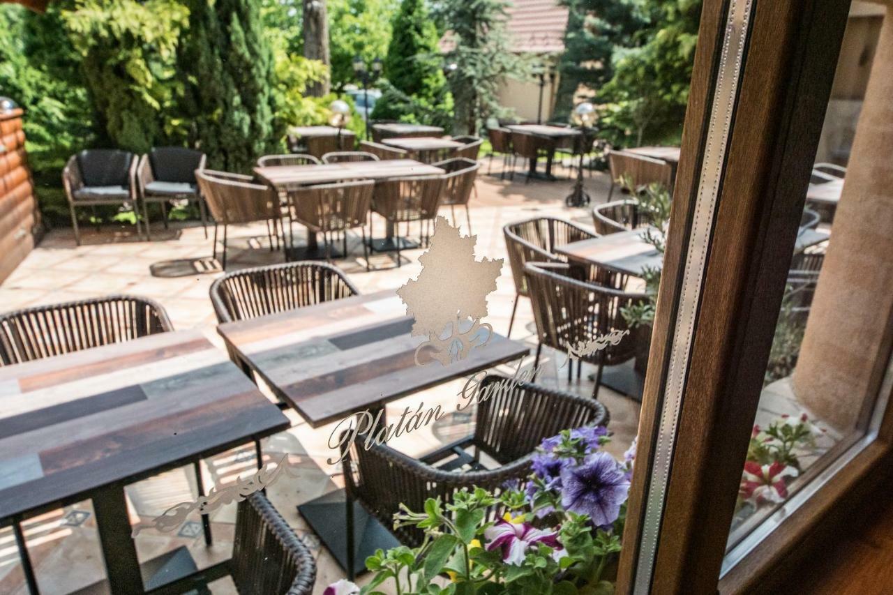 Platan Garden Rooms & Restaurant Hajdúszoboszló Exterior foto