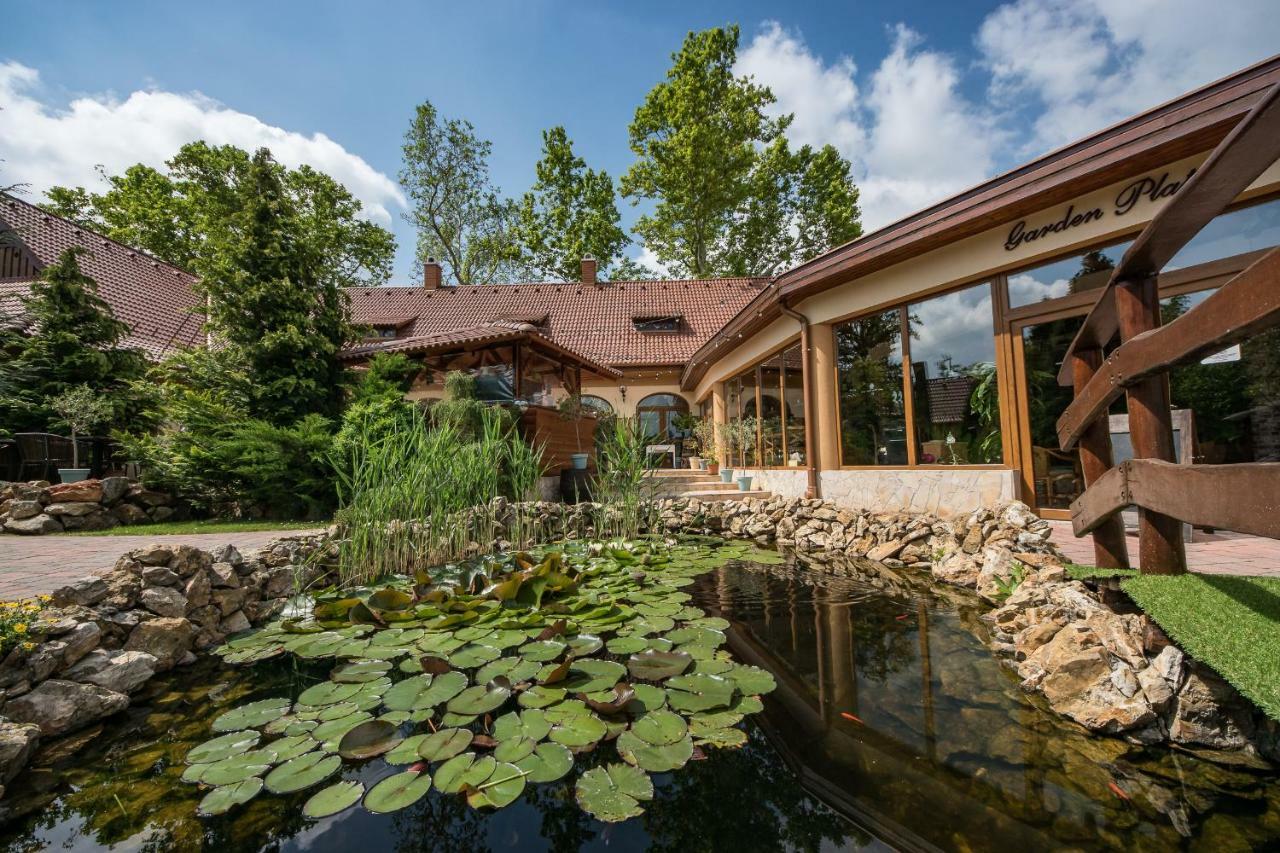 Platan Garden Rooms & Restaurant Hajdúszoboszló Exterior foto